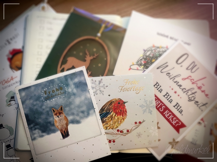 Stapel von Weihnachtskarten